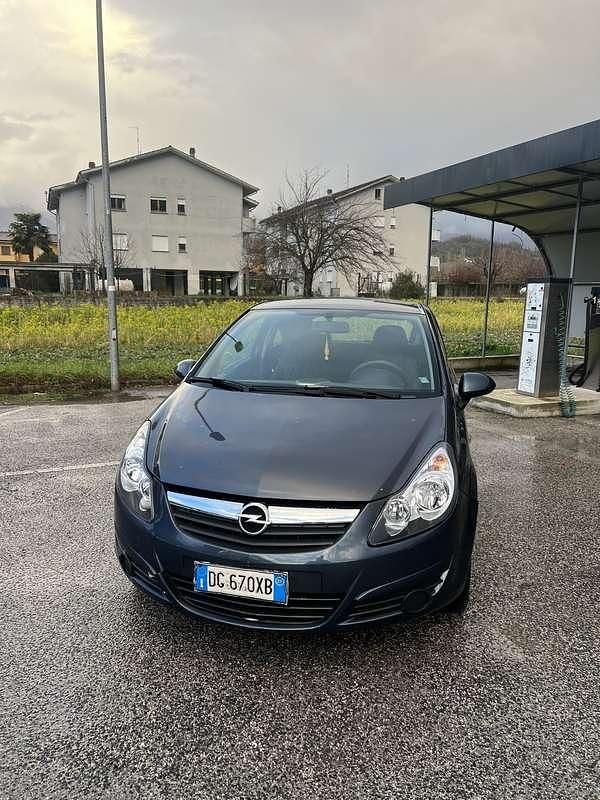 Usata Opel Corsa Sport 80 CV (58 kW) 2006 Utilitaria