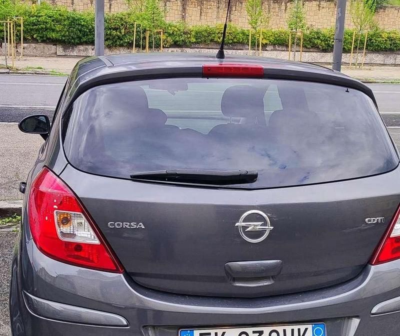 Usata Opel Corsa Cosmo 95 CV (69 kW) 2012 Utilitaria