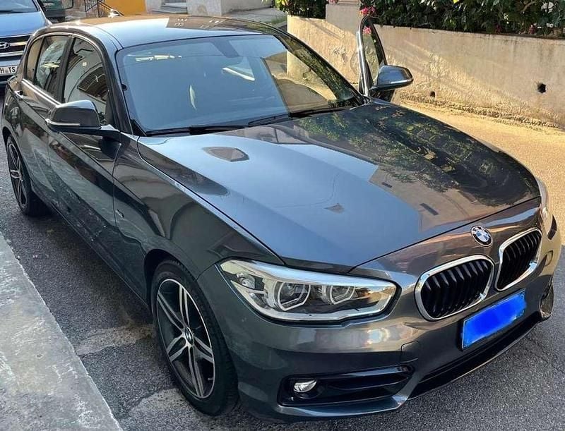 Grigio Usata 2016 BMW 116 Sport Line Due volumi | 11.000 € (Molto cara) - Immagine 1/4