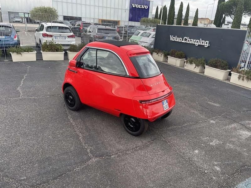 Nuova Micro Microlino 11 kW (15 CV) 2026 Rosso Utilitaria