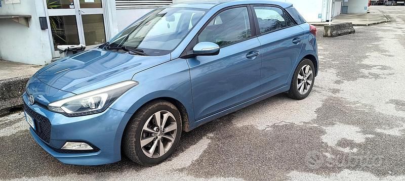 Usata Hyundai i20 90 CV (66 kW) 2016 Grigio Berlina