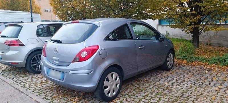 Usata Opel Corsa Enjoy 80 CV (58 kW) 2010 Grigio Utilitaria