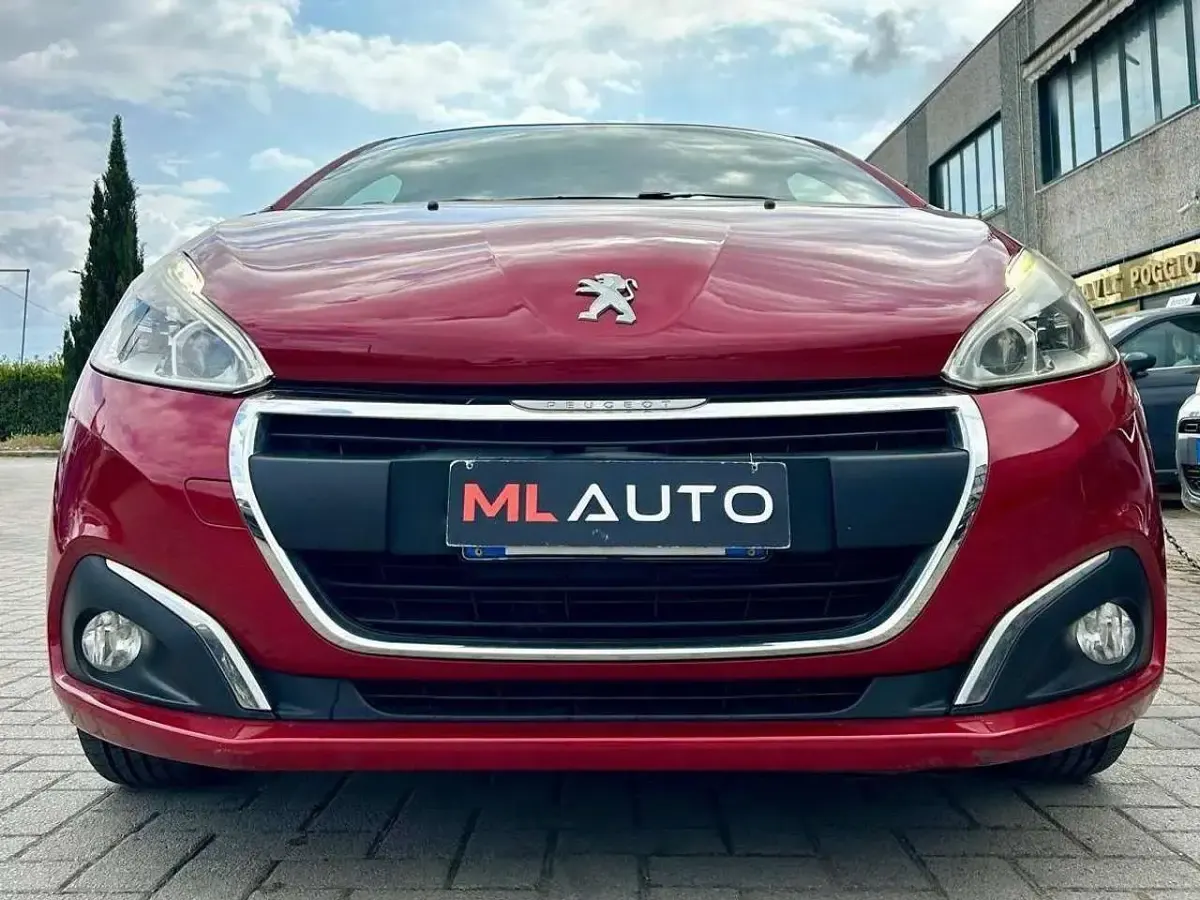 Usata Peugeot 208 Allure 82 CV (60 kW) 2017 Rosso Utilitaria