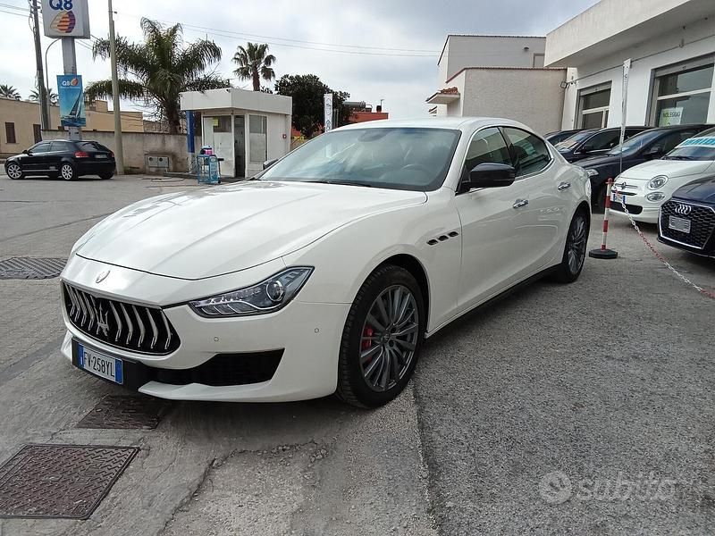 Usata Maserati Ghibli GranLusso 250 CV (183 kW) 2019 Bianco Berlina