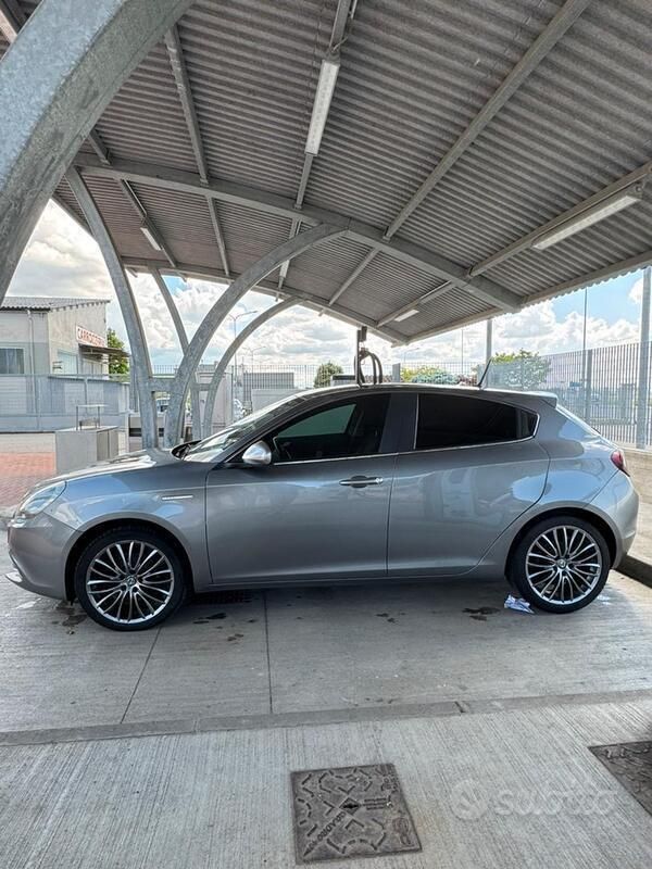 Usata Alfa Romeo Giulietta 150 CV (110 kW) 2016 Grigio Utilitaria