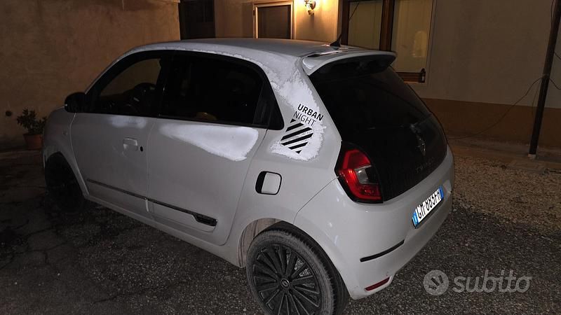 Usata Renault Twingo Urban Night 65 CV (47 kW) 2022 Bianco Utilitaria