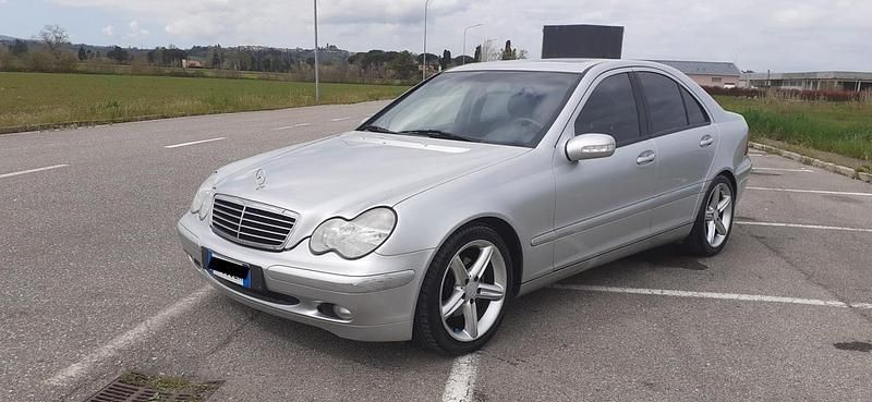 Usata Mercedes C180 Elegance 129 CV (94 kW) 2002 Argento Berlina