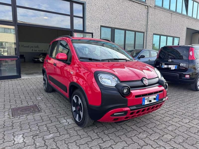 Usata Fiat Panda Cross Cross 69 CV (50 kW) 2022 Rosso Utilitaria