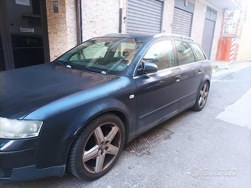 Usata 2003 Audi A4 Station wagon | 800 € (Super prezzo) - Immagine 1/4