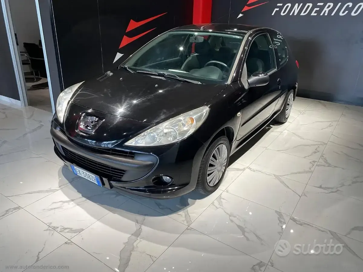 Käytetty Peugeot 206 60 HP (44 kW) 2011 Musta Sedan