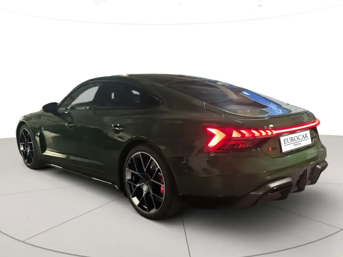 Nuova Audi RS e-tron GT Performance 680 kW (925 CV) 2026 Verniciature personalizzate audi exclusi Berlina