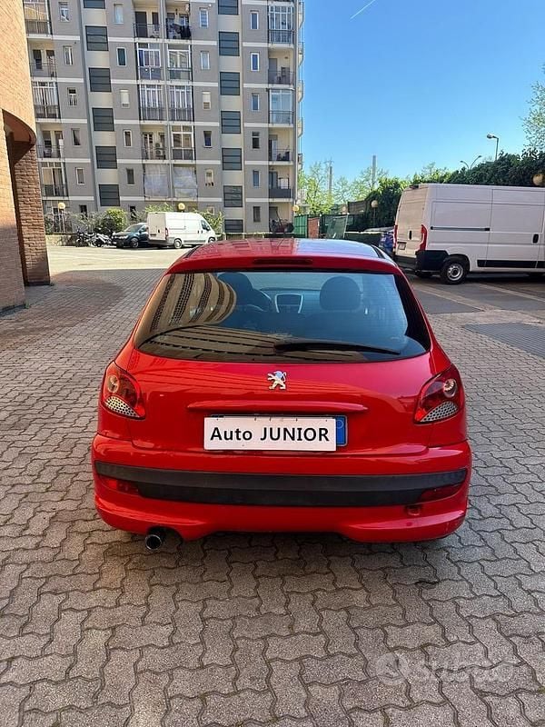 Usata Peugeot 206+ 70 CV (51 kW) 2012 Rosso Utilitaria