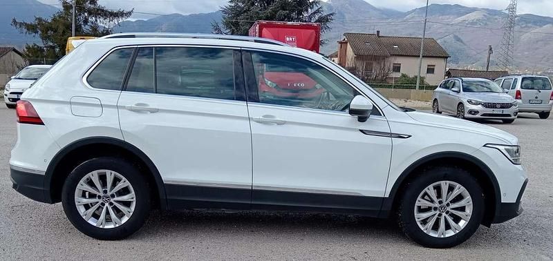 Usata VW Tiguan Sport 150 CV (110 kW) 2022 Bianco SUV