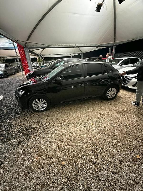 Usata Peugeot 208 2023 Nero Utilitaria