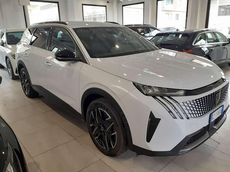 Usata Peugeot 5008 Allure 145 CV (106 kW) 2025 Bianco okenite SUV