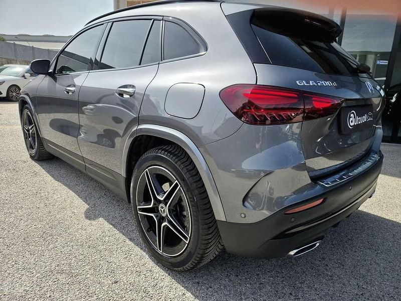Usata Mercedes GLA200 Premium 150 CV (110 kW) 2024 Grigio montagna SUV