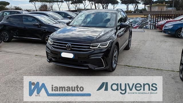Usata VW Tiguan R-line 200 CV (147 kW) 2023 Nero SUV