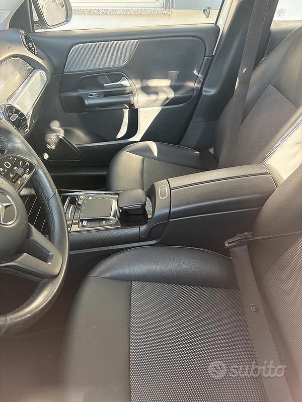 Begagnad Mercedes GLB200 150 HK (110 kW) 2022 Vit SUV