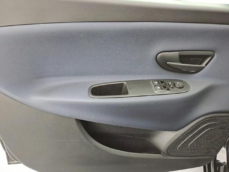 Usata Lancia Ypsilon 70 CV (51 kW) 2024 Nero Utilitaria