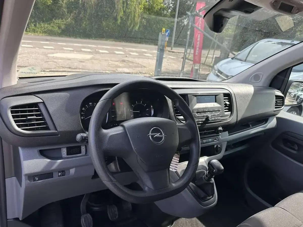 Usata Opel Vivaro-e Combi 120 CV (88 kW) 2023 Bianco Monovolume