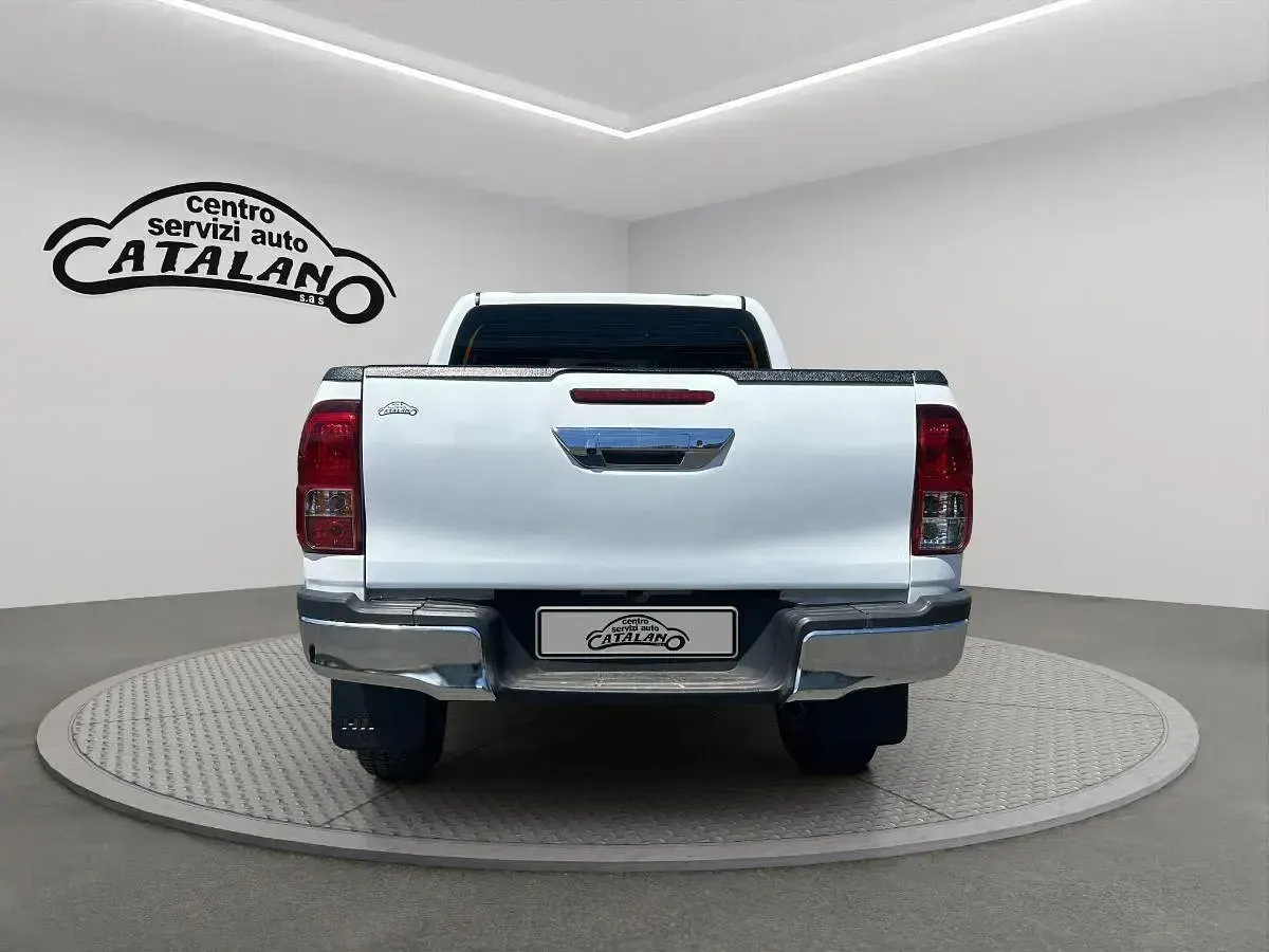 Usata Toyota HiLux Executive 150 CV (110 kW) 2019 Bianco Pick-up