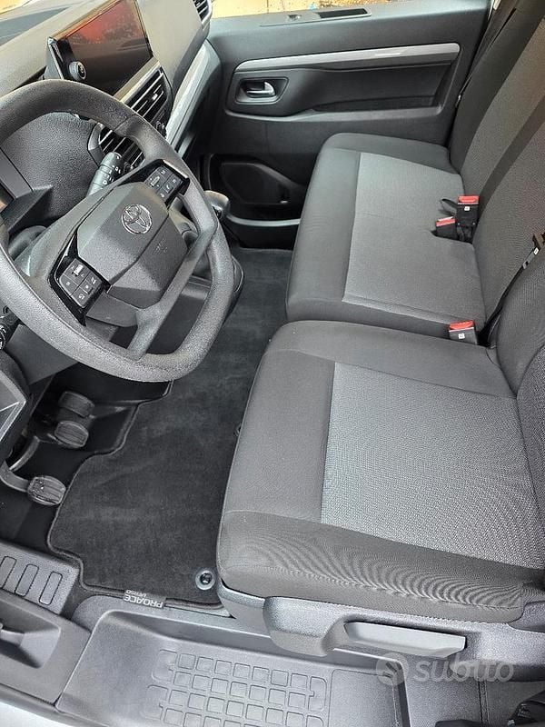 Usata Toyota Proace Verso 144 CV (105 kW) 2024 Bianco Station wagon