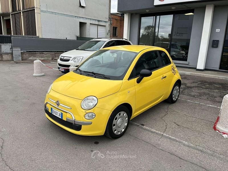 Usata Fiat 500 Pop 69 CV (50 kW) 2010 Giallo pastrello Utilitaria