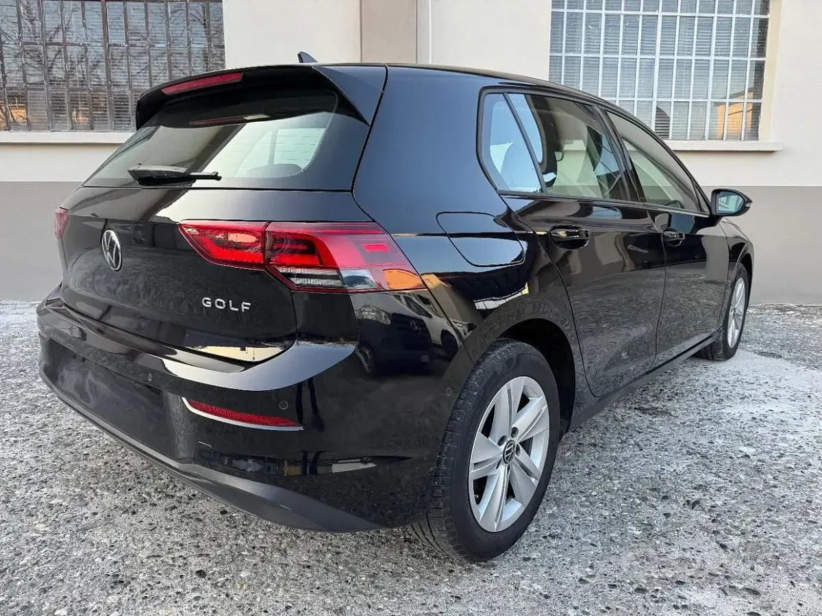 Second-hand VW Golf VII 116 CP (85 kW) 2021 Negru Hatchback