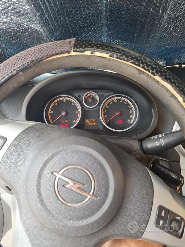 Usata Opel Corsa 75 CV (55 kW) 2010 Grigio Utilitaria