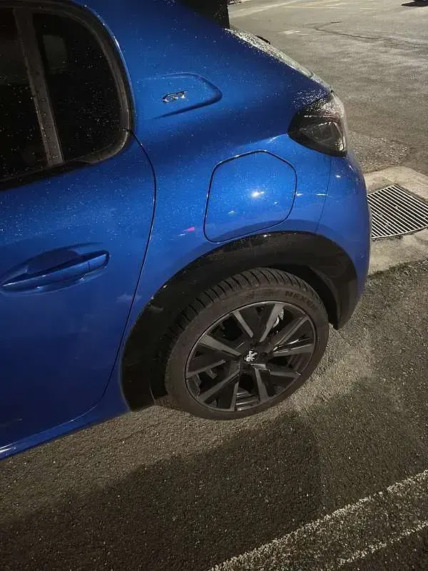 Usata Peugeot 208 GT 131 CV (96 kW) 2023 Utilitaria