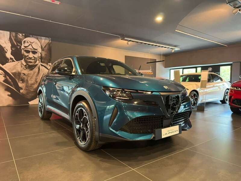 005blu Usata 2024 Alfa Romeo Junior Edizione Speciale SUV | 25.900 € (Super prezzo) - Immagine 1/4