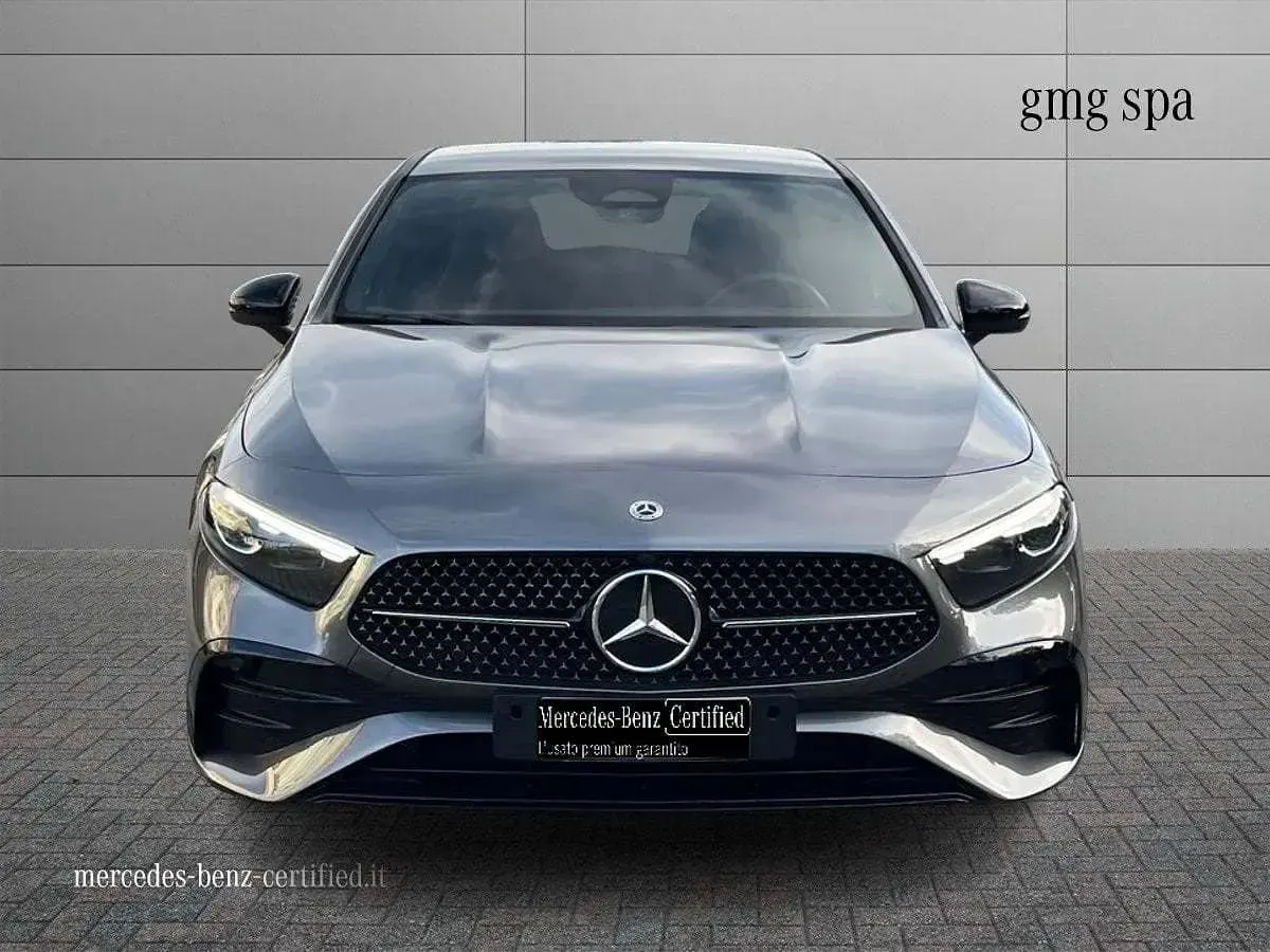 Usata Mercedes A180 Premium 116 CV (85 kW) 2025 Grigio Berlina