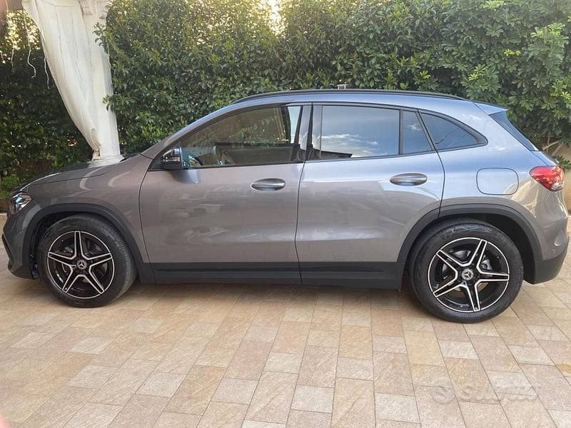 Usata Mercedes GLA200 Premium Plus 150 CV (110 kW) 2023 Grigio SUV