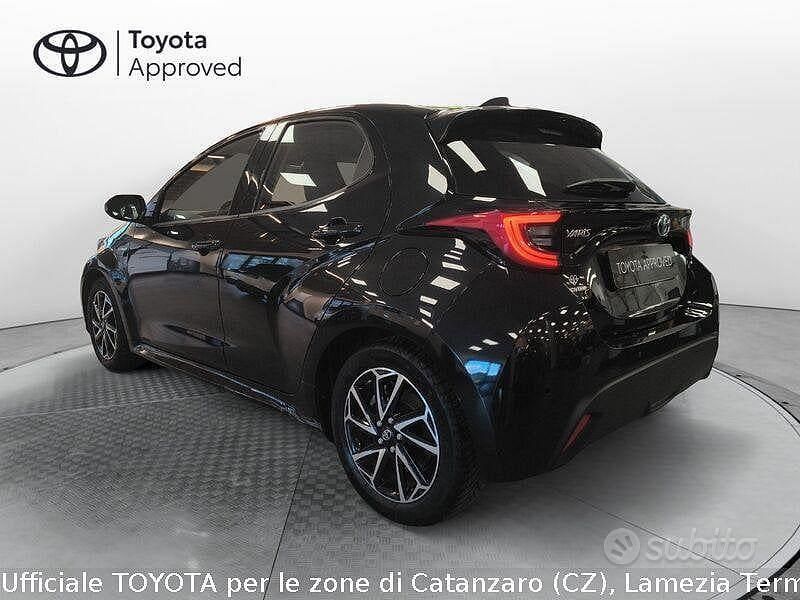 Usata Toyota Yaris Hybrid Trend 115 CV (84 kW) 2021 Nero Berlina