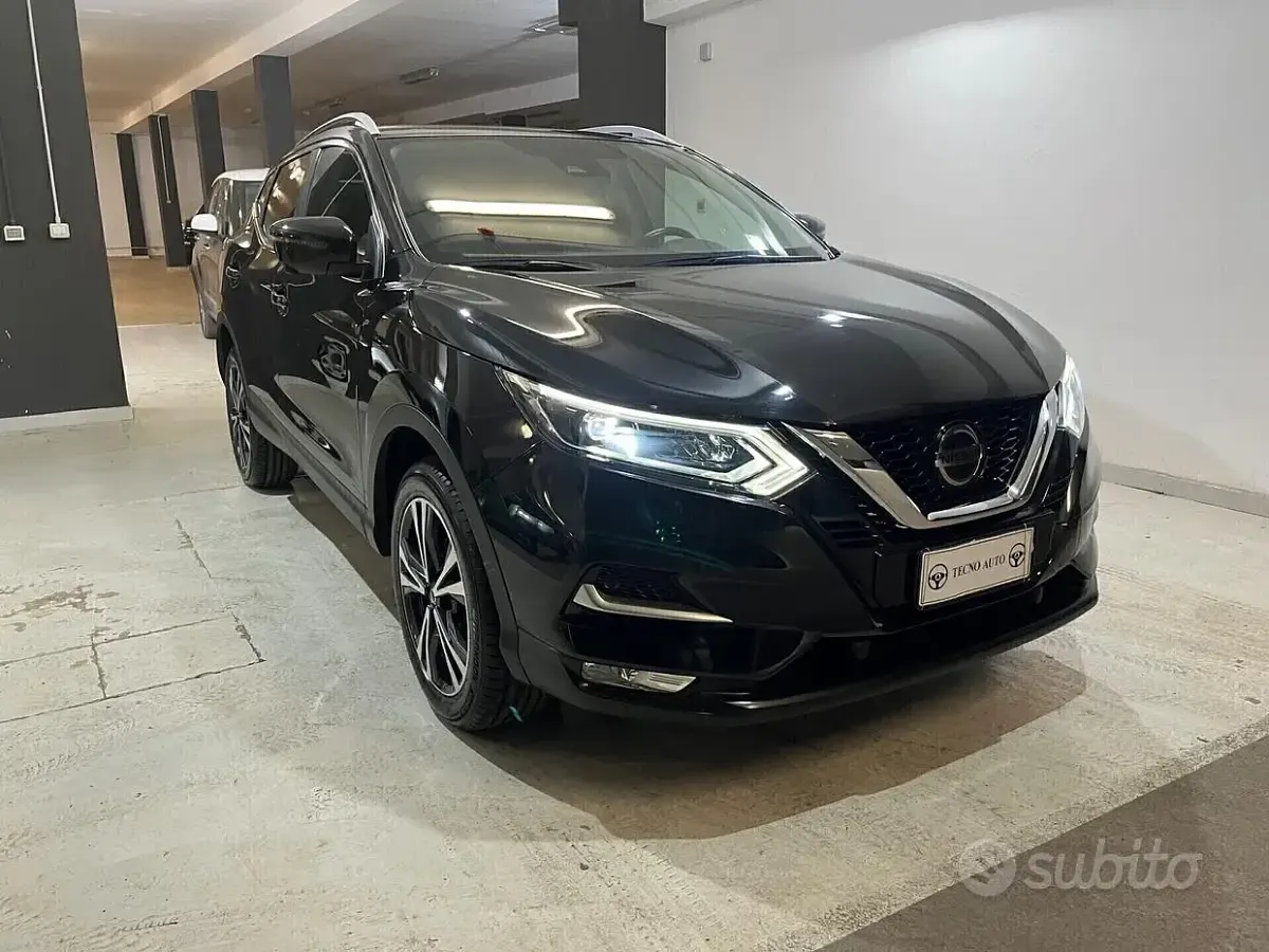 Usata Nissan Qashqai N-Connecta 110 CV (80 kW) 2018 Nero SUV