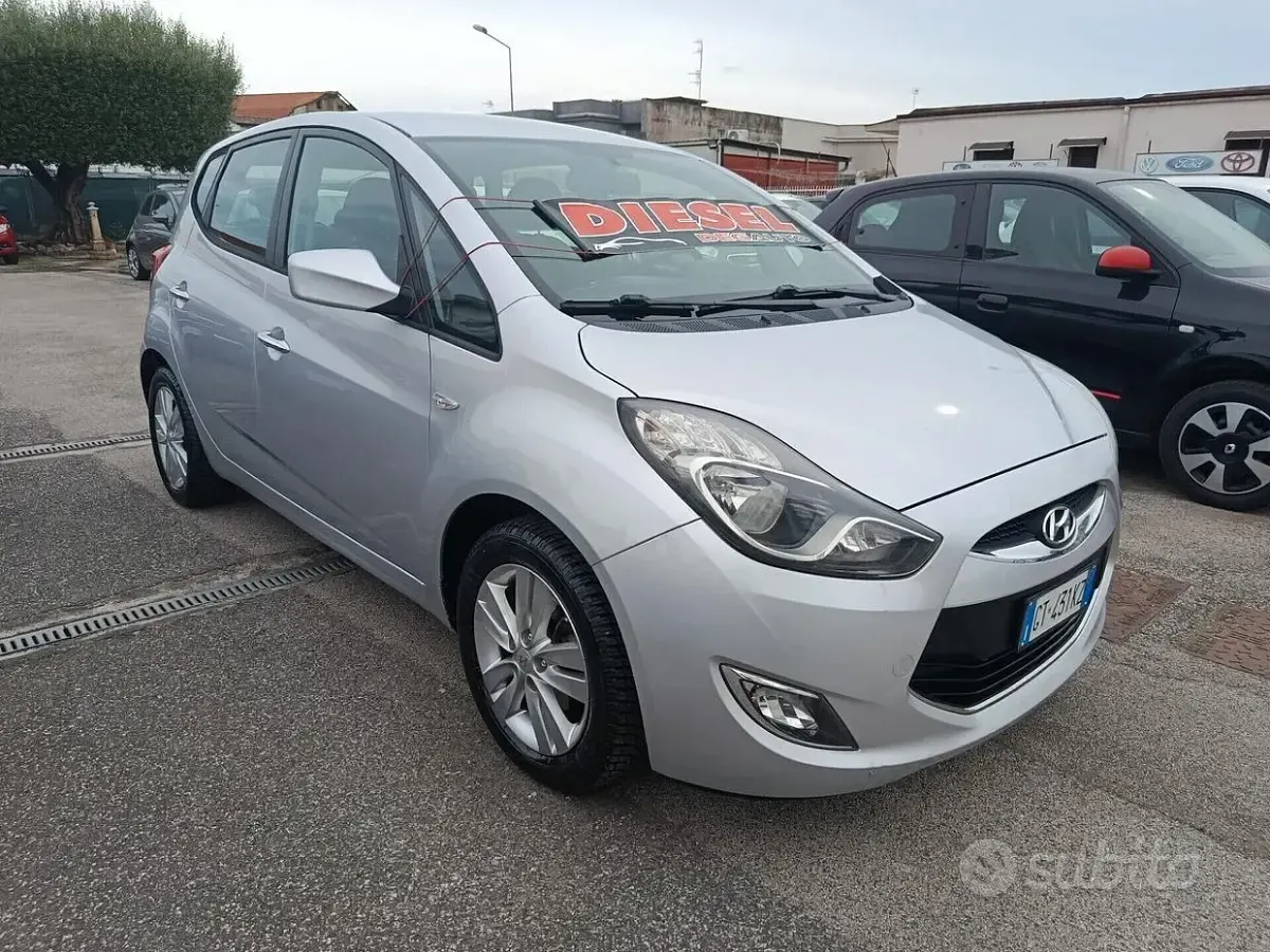 Usata Hyundai ix20 Comfort 90 CV (66 kW) 2014 Grigio Utilitaria