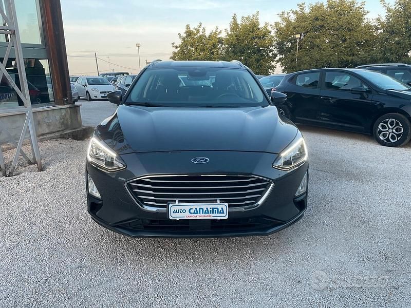 Usata Ford Focus 120 CV (88 kW) 2020 Grigio Station wagon