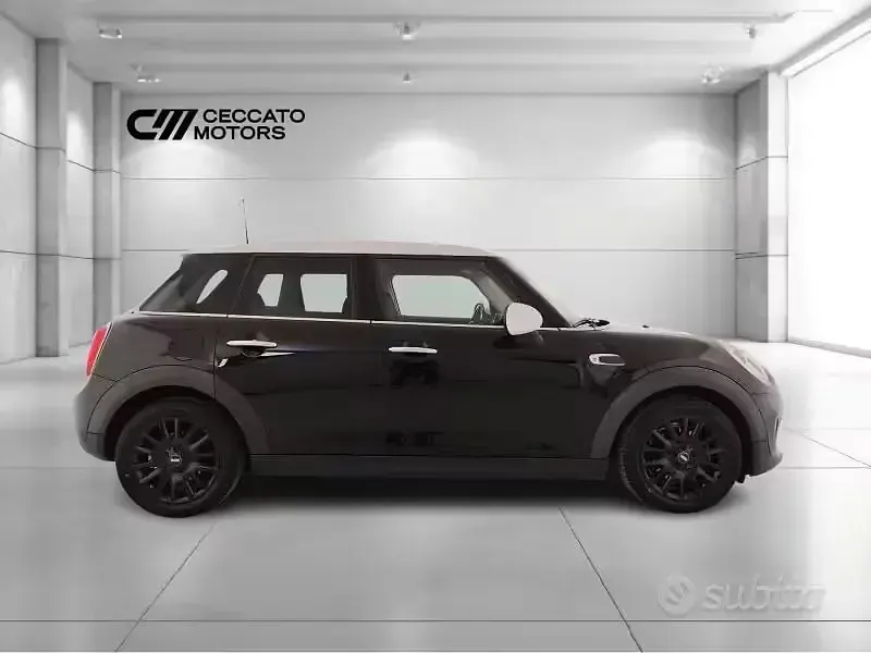Usata Mini Cooper D Hype 116 CV (85 kW) 2016 Nero Utilitaria