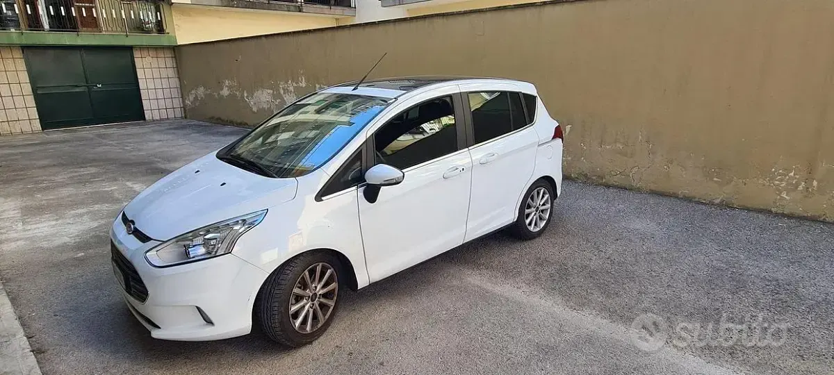 Usata Ford B-MAX 90 CV (66 kW) 2015 Bianco Monovolume