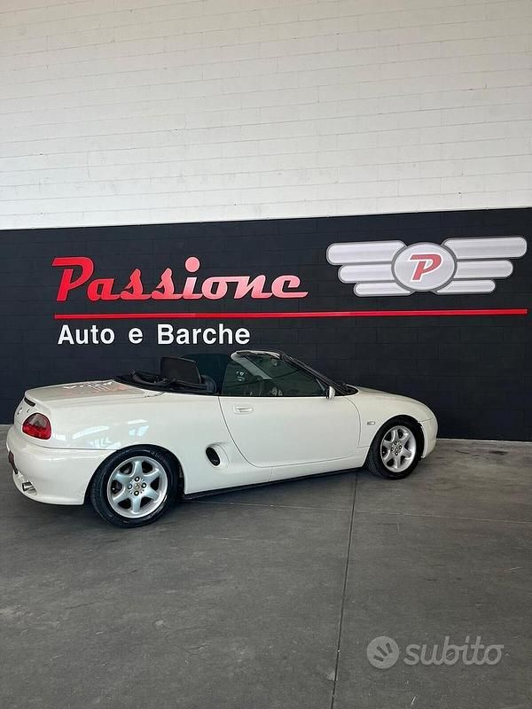 Usata MG F 120 CV (88 kW) 1999 Bianco Cabrio