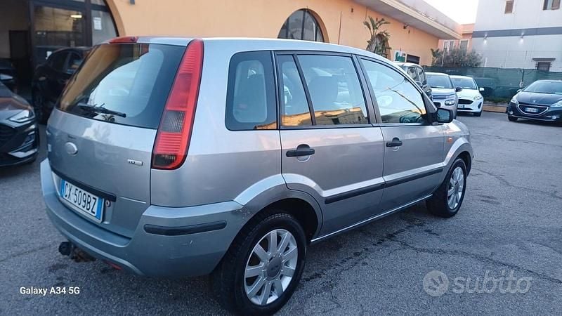 Usata Ford Fusion Collection 68 CV (50 kW) 2005 Grigio Utilitaria