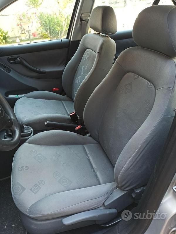 Usata Seat Leon 75 CV (55 kW) 2001 Berlina