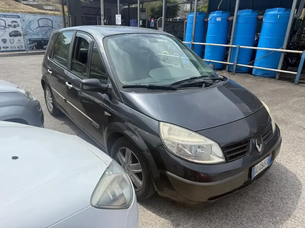 Usata Renault Scénic 106 CV (77 kW) 2006 Grigio Monovolume