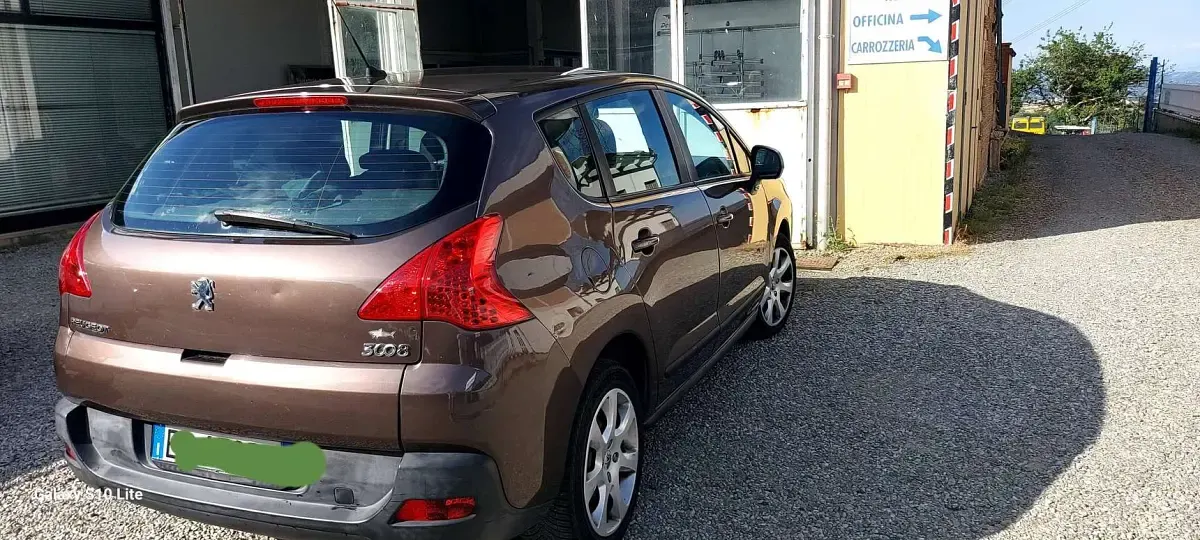 Usata Peugeot 3008 Premium 120 CV (88 kW) 2013 Marrone Station wagon