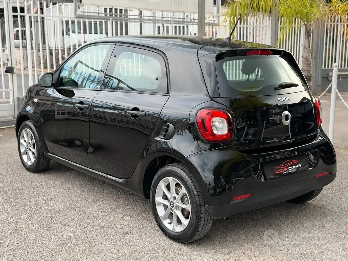 Usata Smart ForFour Passion 71 CV (52 kW) 2015 Nero Utilitaria