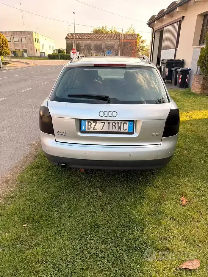 Usata Audi A4 Comfort 131 CV (96 kW) 2002 Grigio Station wagon