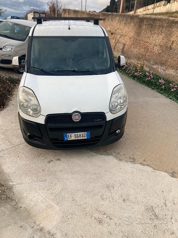 Usata Fiat Doblò 120 CV (88 kW) 2012 Bianco Monovolume