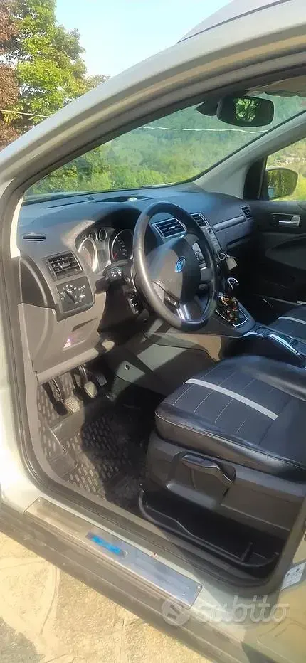 Usata Ford Kuga 136 CV (100 kW) 2008 Grigio SUV