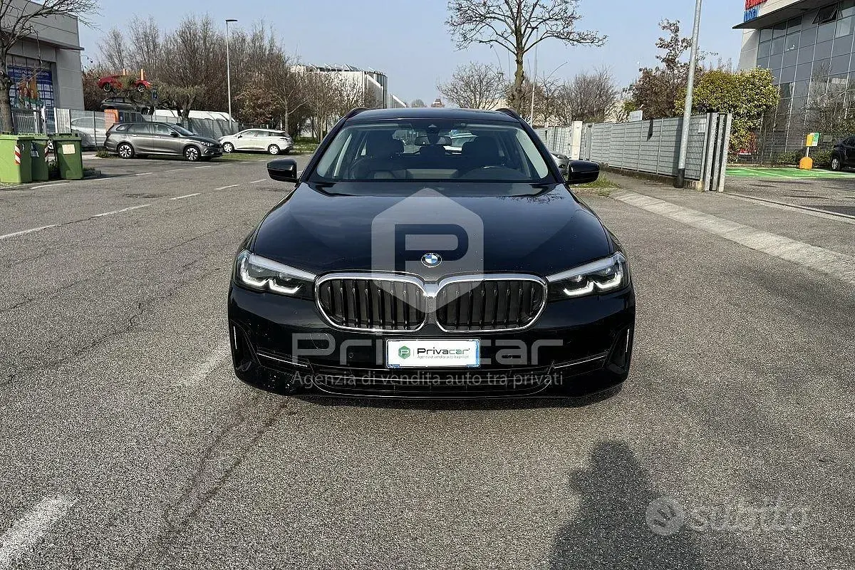 Occasion BMW 520 Luxury Line 190 ch (139 kW) 2022 Noir Break