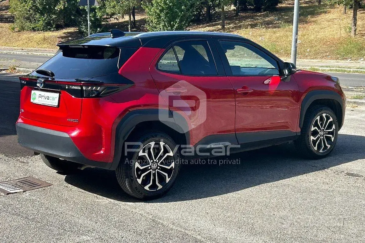 Usata Toyota Yaris Hybrid Trend 92 CV (67 kW) 2022 Rosso Station wagon